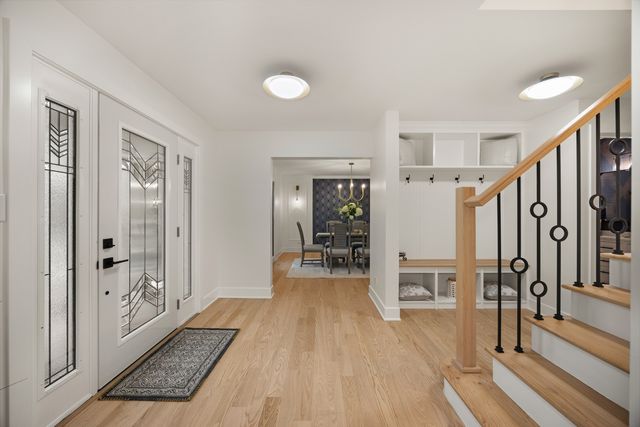 818 FAIRWINDS Court, Naperville, IL 60563