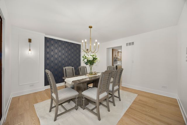 818 FAIRWINDS Court, Naperville, IL 60563