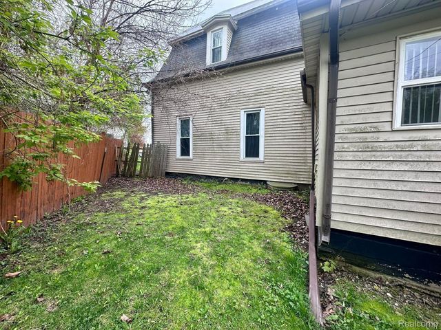 1 1ST Street, Yale, MI 48097