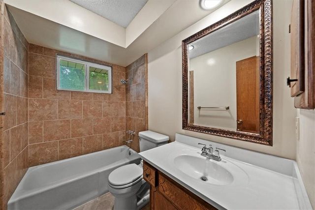 14805 S Bradley Drive, Olathe, KS 66062