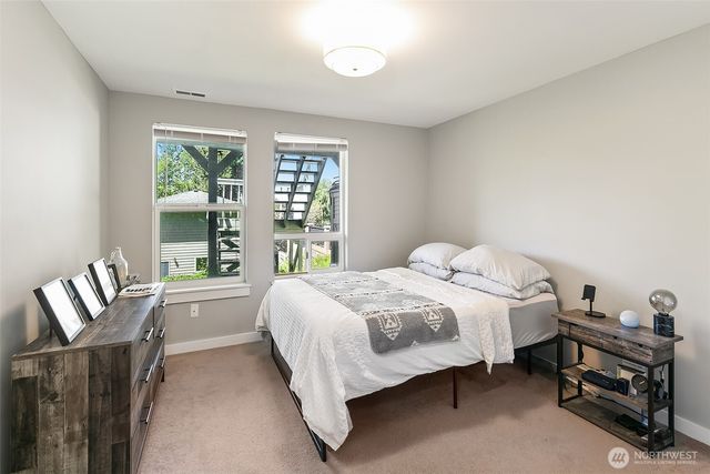 27917 10th Avenue S, Des Moines, WA 98198
