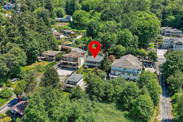 27917 10th Avenue S, Des Moines, WA 98198