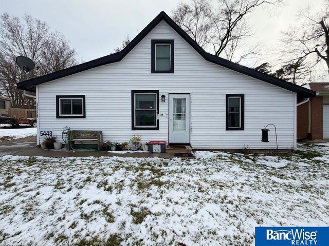 5443 Pioneers Boulevard, Lincoln, NE 68506