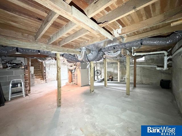 5443 Pioneers Boulevard, Lincoln, NE 68506