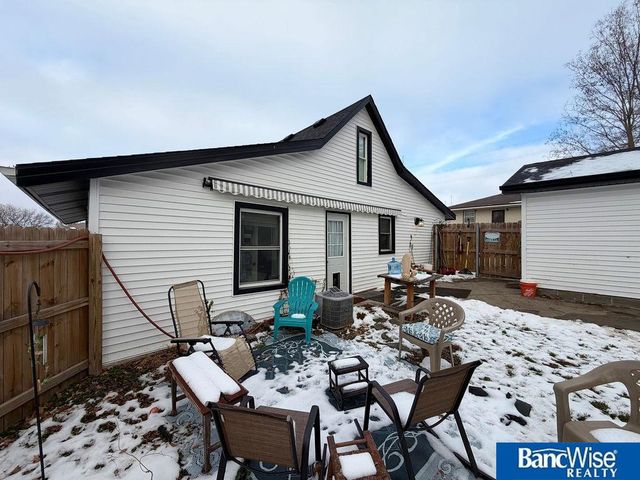 5443 Pioneers Boulevard, Lincoln, NE 68506