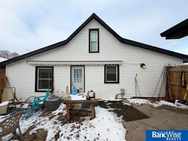 5443 Pioneers Boulevard, Lincoln, NE 68506