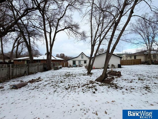 5443 Pioneers Boulevard, Lincoln, NE 68506