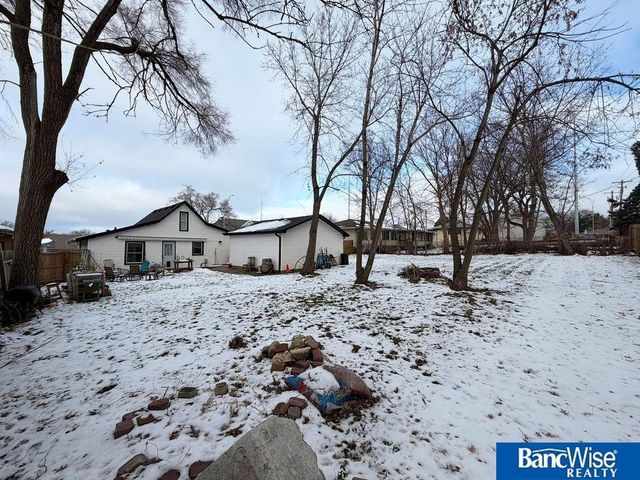 5443 Pioneers Boulevard, Lincoln, NE 68506