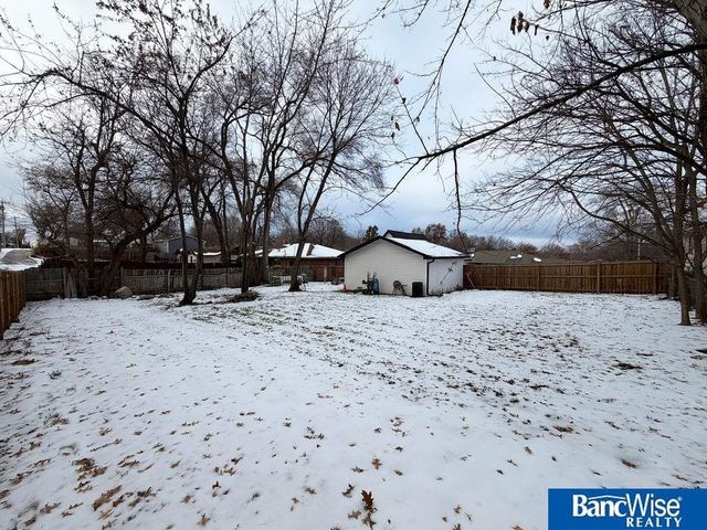 5443 Pioneers Boulevard, Lincoln, NE 68506