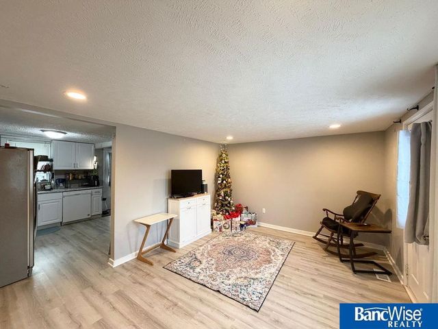 5443 Pioneers Boulevard, Lincoln, NE 68506