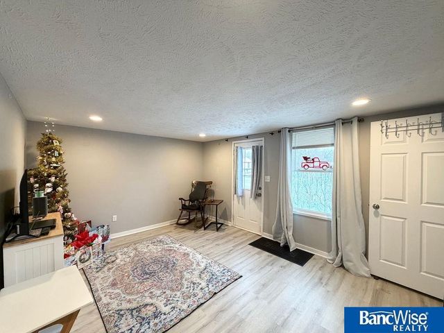 5443 Pioneers Boulevard, Lincoln, NE 68506