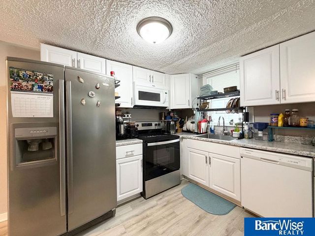 5443 Pioneers Boulevard, Lincoln, NE 68506