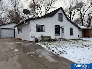 5443 Pioneers Boulevard, Lincoln, NE 68506
