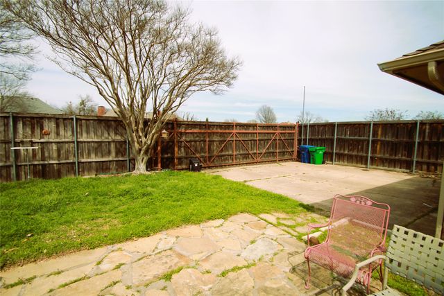 3929 Alto Avenue, Carrollton, TX 75007