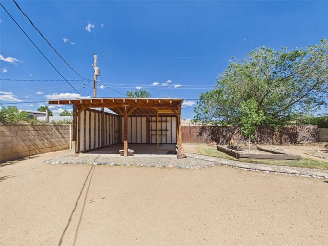 1005 Calle Margarita, Santa Fe, NM 87507