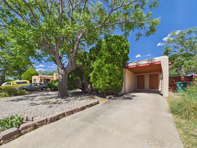 1005 Calle Margarita, Santa Fe, NM 87507