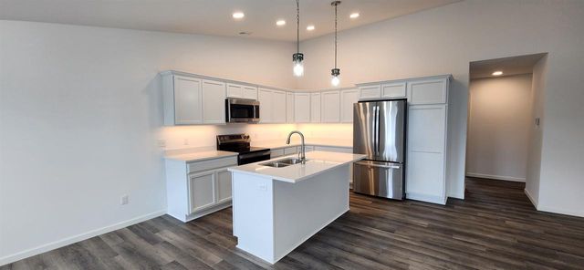 216 Betzer Road, Delavan, WI 53115