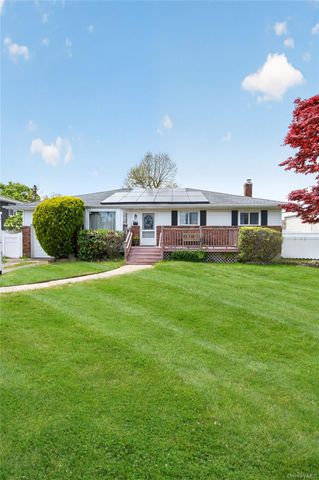 500 Fenimore Avenue, North Babylon, NY 11703