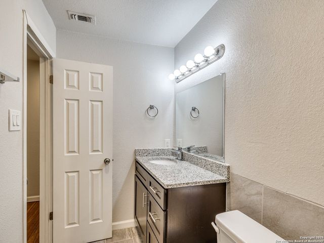 100 Lorenz Rd Apt 1501, San Antonio, TX 78209