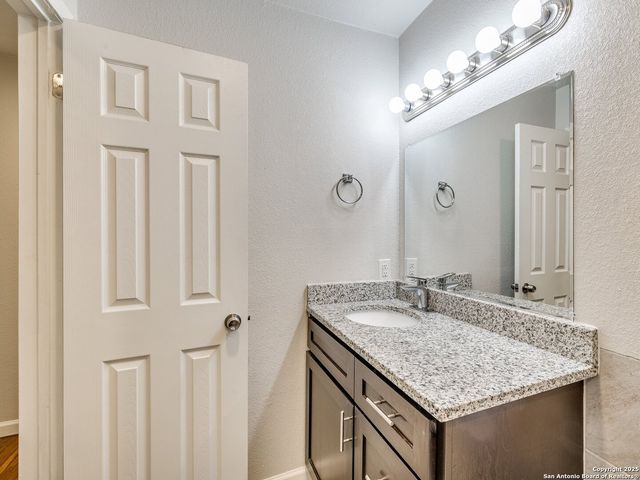 100 Lorenz Rd Apt 1501, San Antonio, TX 78209