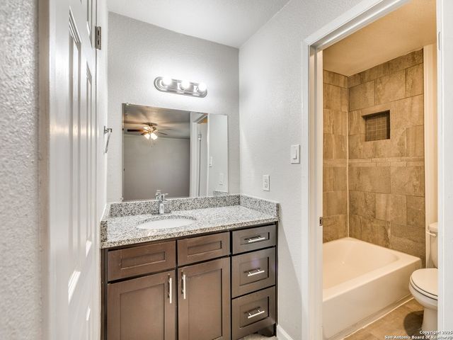 100 Lorenz Rd Apt 1501, San Antonio, TX 78209