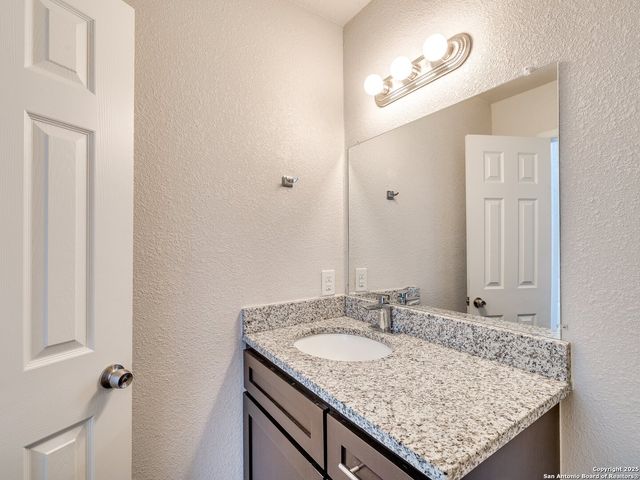 100 Lorenz Rd Apt 1501, San Antonio, TX 78209
