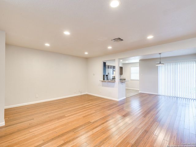100 Lorenz Rd Apt 1501, San Antonio, TX 78209