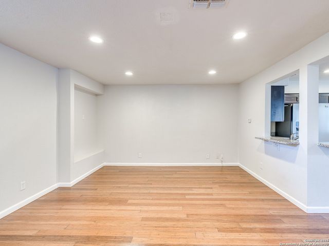 100 Lorenz Rd Apt 1501, San Antonio, TX 78209