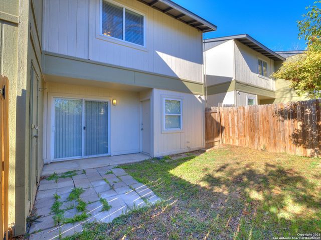 100 Lorenz Rd Apt 1501, San Antonio, TX 78209