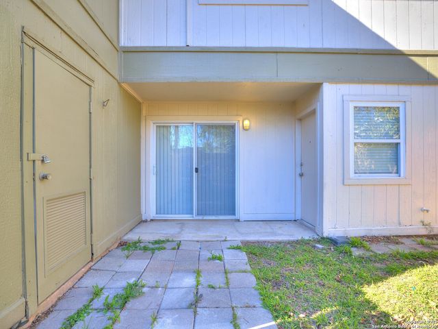 100 Lorenz Rd Apt 1501, San Antonio, TX 78209