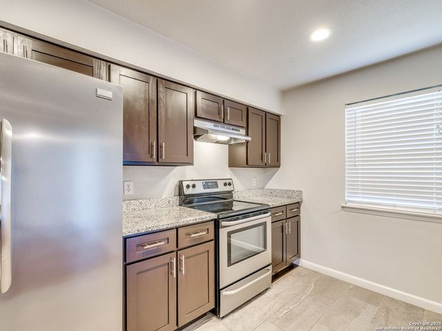 100 Lorenz Rd Apt 1501, San Antonio, TX 78209