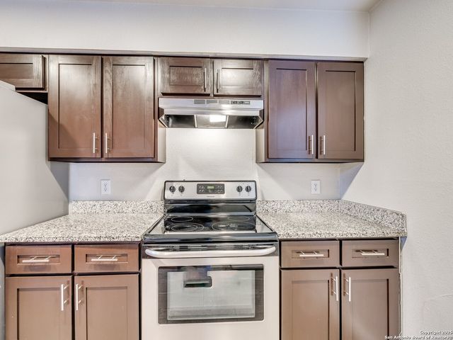 100 Lorenz Rd Apt 1501, San Antonio, TX 78209
