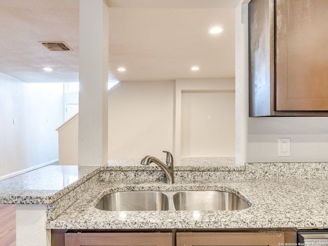 100 Lorenz Rd Apt 1501, San Antonio, TX 78209