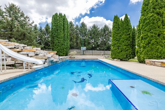 704 N Rose Farm Road, Woodstock, IL 60098