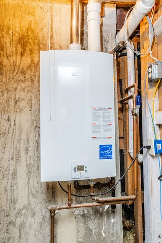 704 N Rose Farm Road, Woodstock, IL 60098