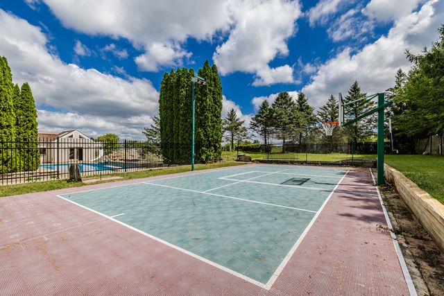 704 N Rose Farm Road, Woodstock, IL 60098