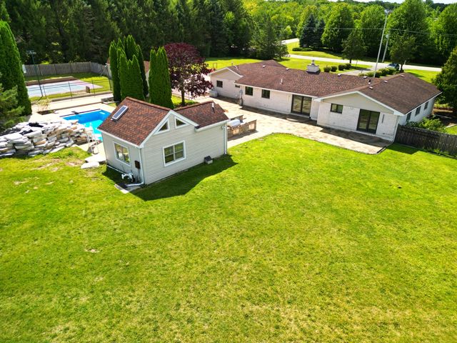 704 N Rose Farm Road, Woodstock, IL 60098