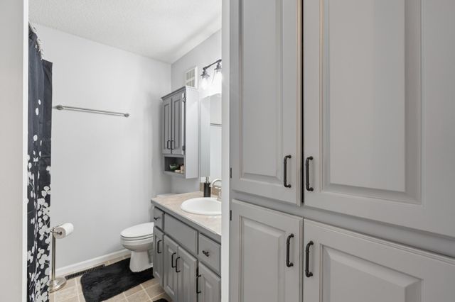 1121 Apple Circle, Mayer, MN 55360