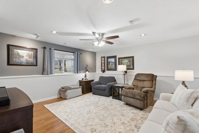 1121 Apple Circle, Mayer, MN 55360