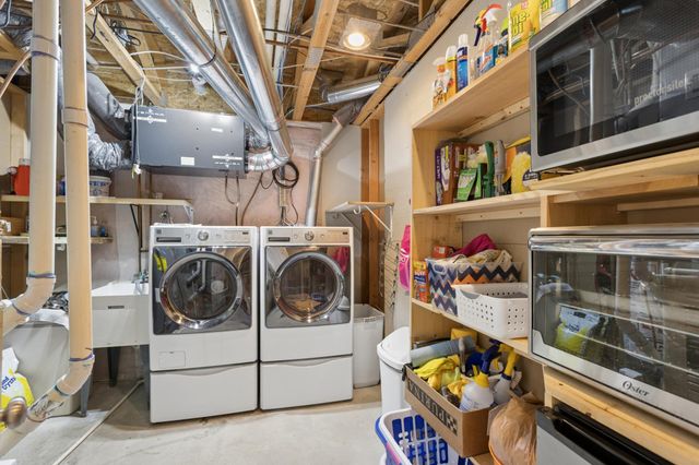 1121 Apple Circle, Mayer, MN 55360