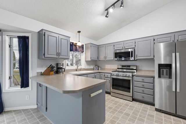 1121 Apple Circle, Mayer, MN 55360