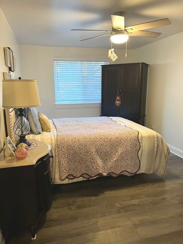 8812 BRIAR Court 1C, Des Plaines, IL 60016