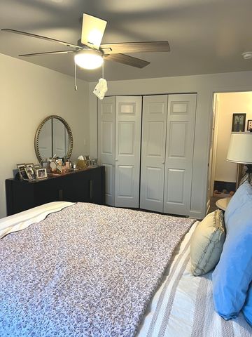 8812 BRIAR Court 1C, Des Plaines, IL 60016