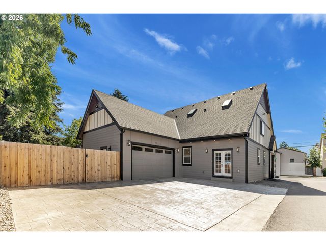 550 Se 8TH Ave, Hillsboro, OR 97123