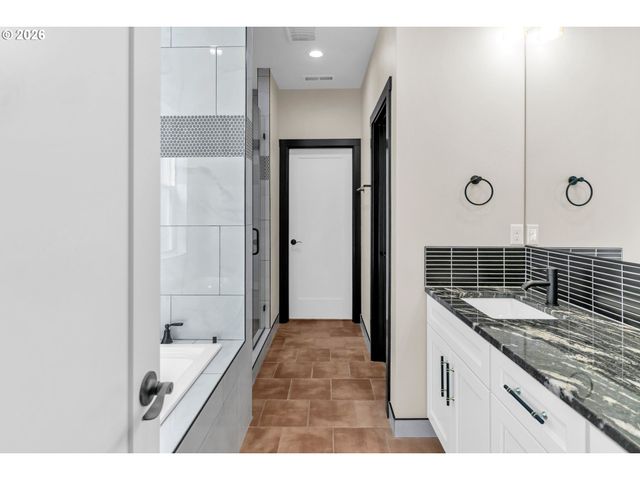 550 Se 8TH Ave, Hillsboro, OR 97123