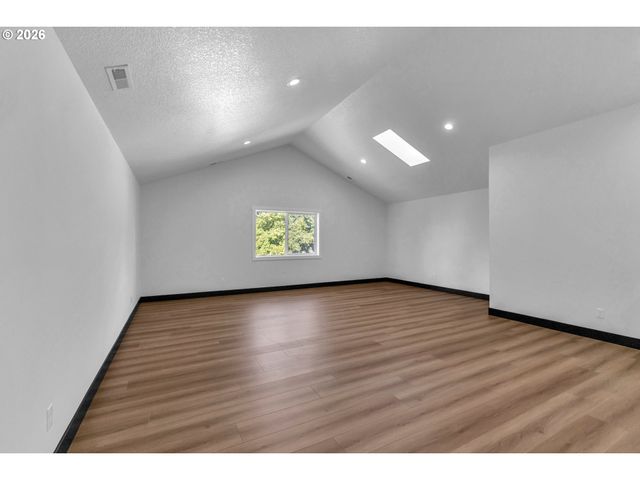 550 Se 8TH Ave, Hillsboro, OR 97123