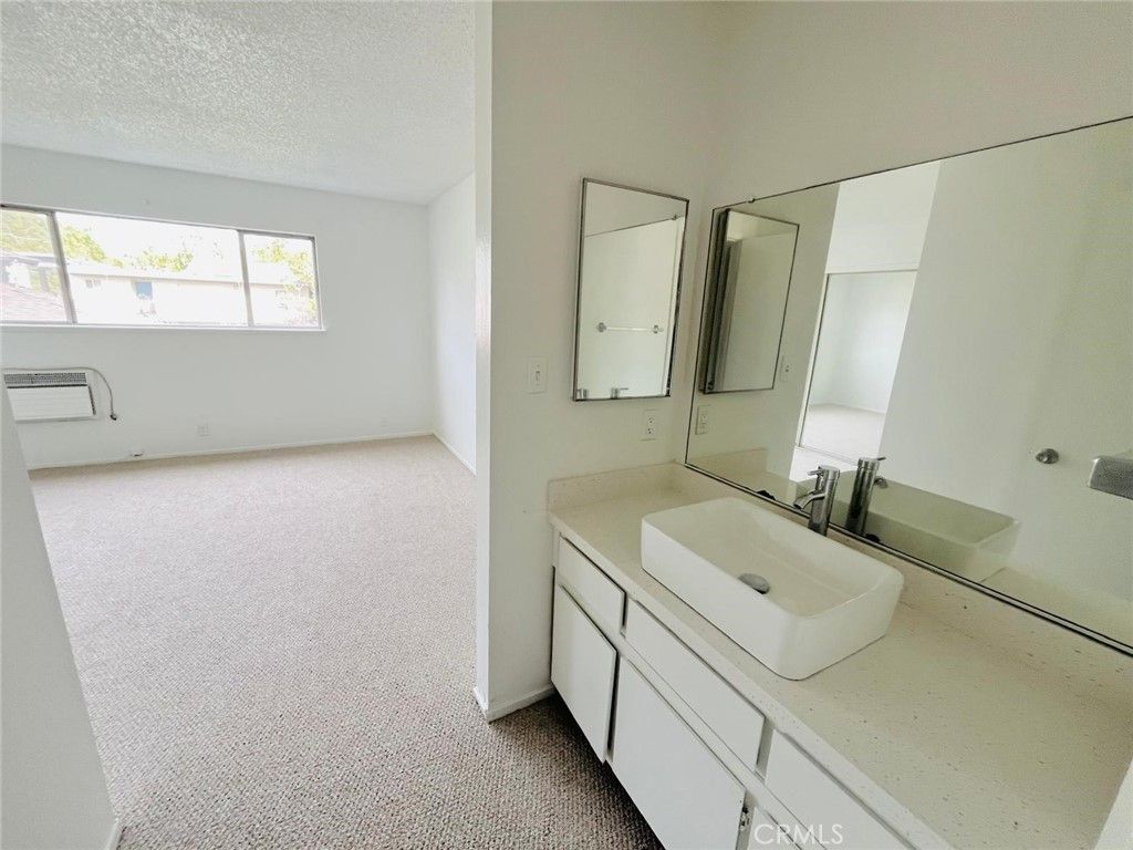 Image 11 of property listing at 1731 Ellis Street 16, Concord, CA 94520