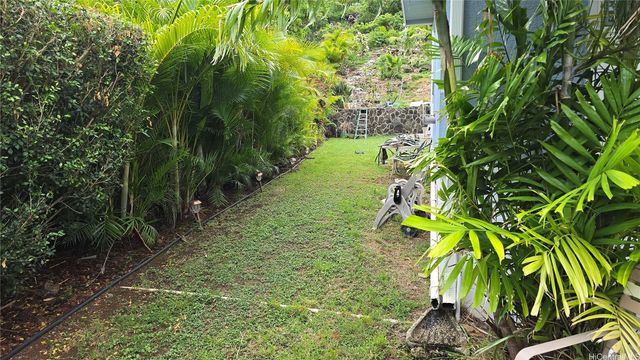 532 Pepeekeo Place, Honolulu, HI 96825