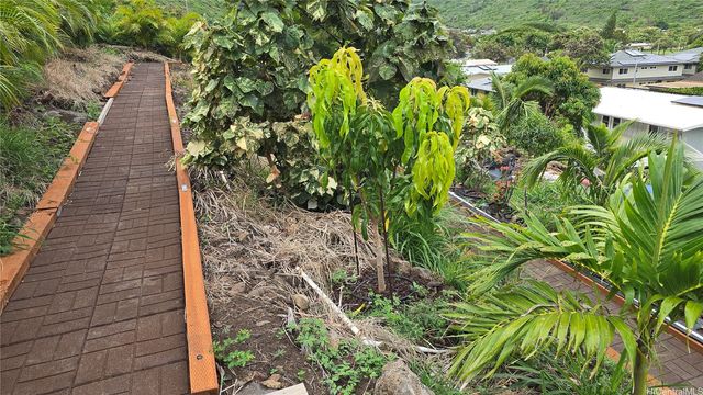 532 Pepeekeo Place, Honolulu, HI 96825