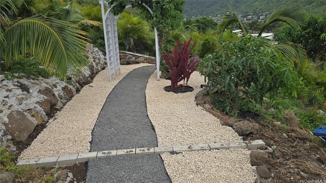 532 Pepeekeo Place, Honolulu, HI 96825